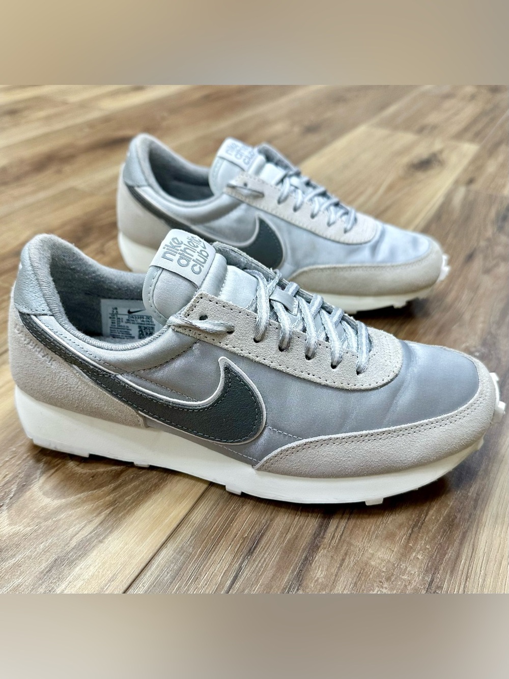 Nike Daybreak Waffle Sole Shoes DN3399-001, White Silver, Women’s 7.5